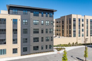 The Avenues in Racine, WI - Building Photo