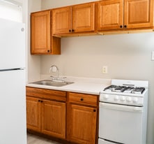 2020 Park St in Hartford, CT - Building Photo