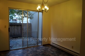 1007 NW C St in Grants Pass, OR - Building Photo - Building Photo