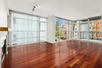 1420 Terry Ave, Unit 408 in Seattle, WA - Building Photo - Building Photo