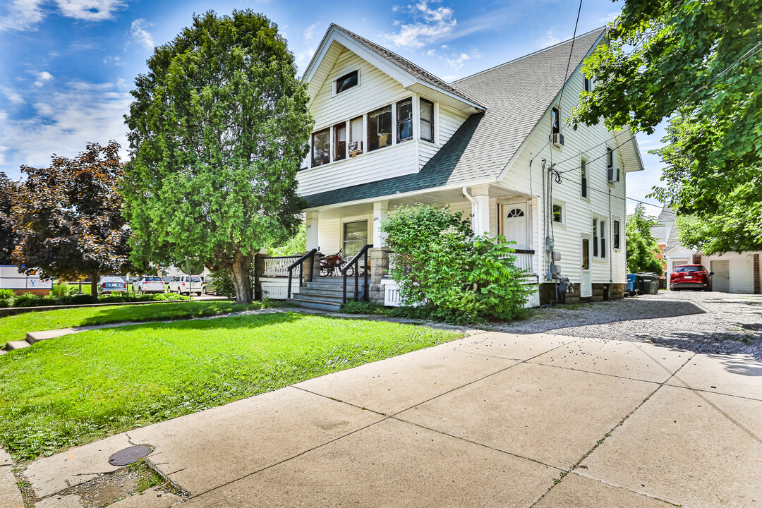 205 Front St in Berea, OH - Building Photo