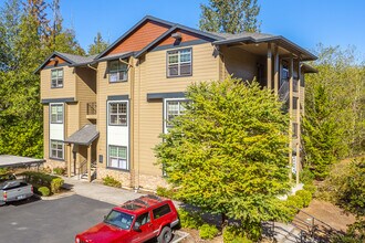 Double Creek Condominiums in Sandy, OR - Foto de edificio - Primary Photo