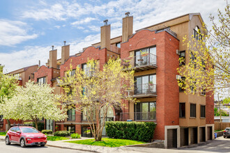 8 De La Poudrière Rue in Verdun, QC - Building Photo - Building Photo