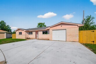 5126 Denoron Dr in Houston, TX - Building Photo - Building Photo