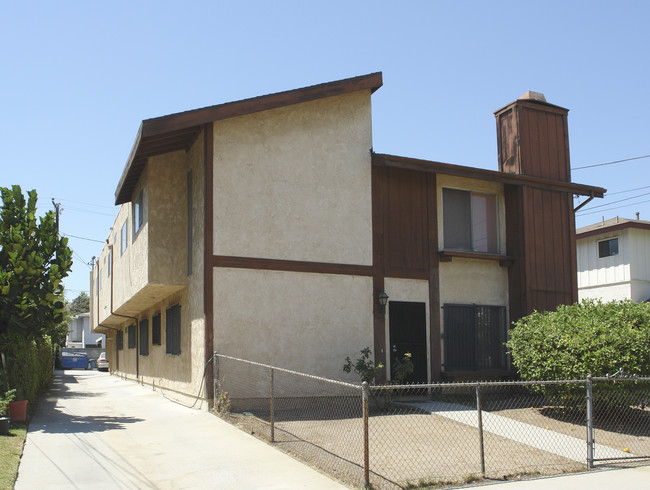 427 S Monterey St in Alhambra, CA - Foto de edificio - Building Photo