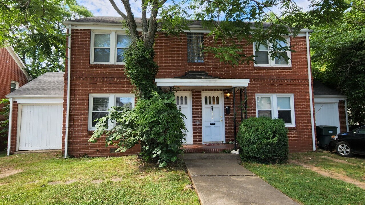 112 E Maple St in Fayetteville, AR - Building Photo