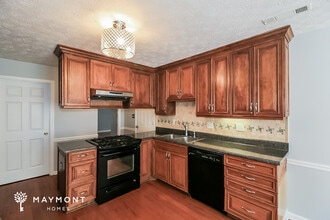 295 N Oakland Cir in Mcdonough, GA - Building Photo - Building Photo