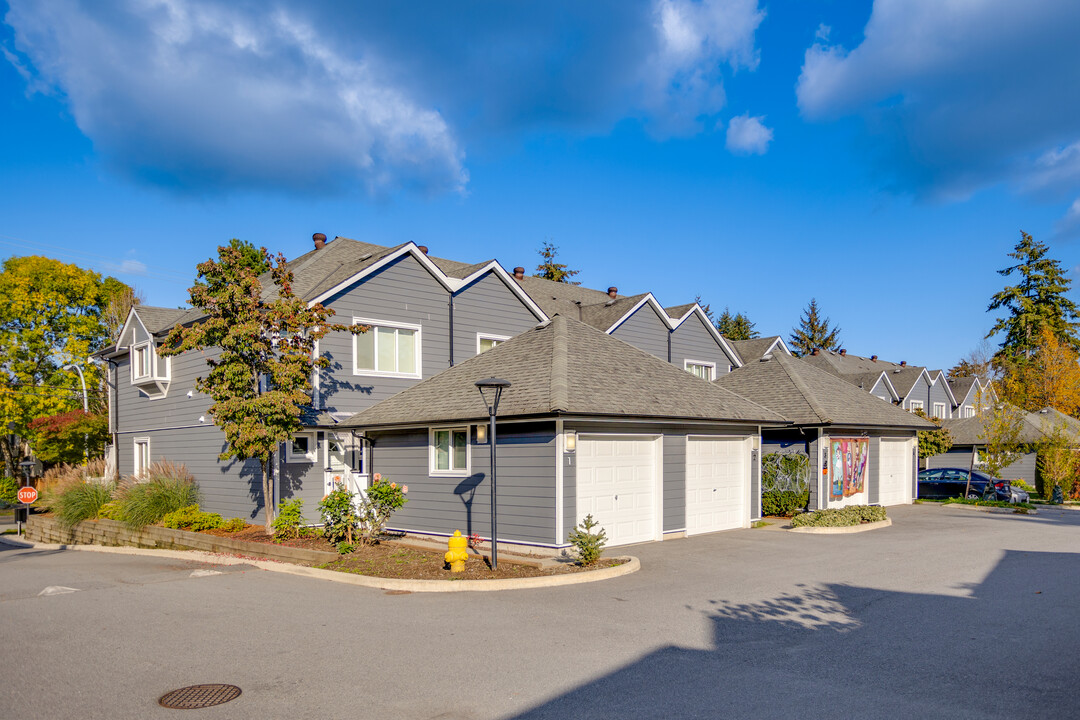 12102 92 Av in Surrey, BC - Building Photo