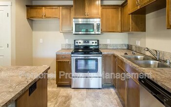 5914 NE 71st Ave in Vancouver, WA - Building Photo - Building Photo