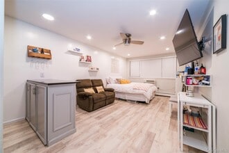 2261 Palmer Ave in New Rochelle, NY - Building Photo - Building Photo