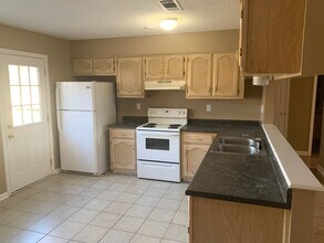 8512 Highland Glen Cir S in Memphis, TN - Building Photo - Building Photo