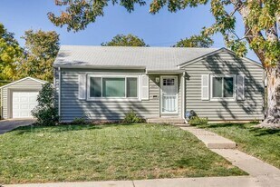 1877 S Fairfax St in Denver, CO - Building Photo