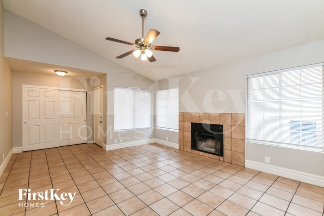 71 N Christy Ln in Las Vegas, NV - Foto de edificio - Building Photo