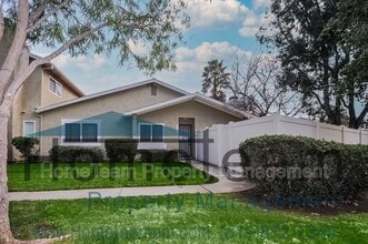 13613 Comuna Dr in Poway, CA - Building Photo - Building Photo