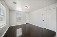 2423 Lucas St photo'