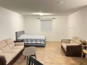 13250 16 Av in Surrey, BC - Building Photo - Building Photo