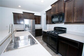 162 Townview Dr in Woodstock, GA - Building Photo - Building Photo