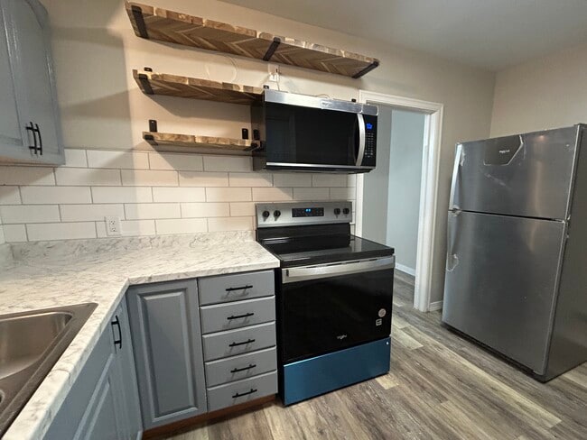 property at 3117 Parkside Rd