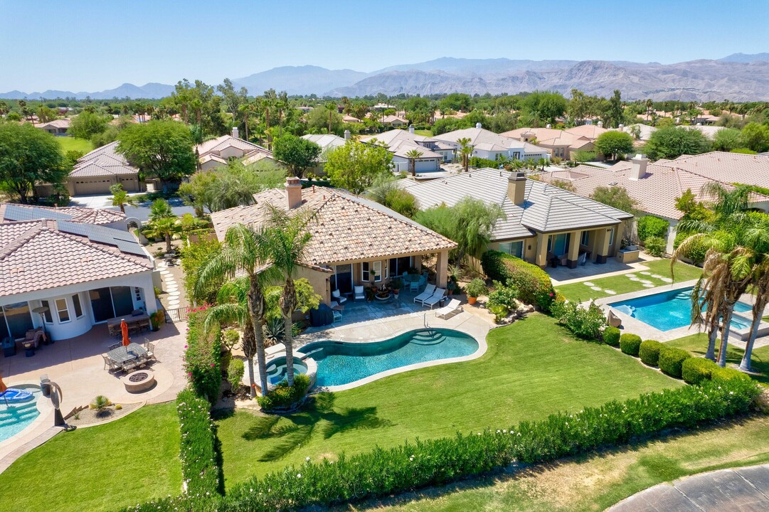 23 Vía Las Flores in Rancho Mirage, CA - Foto de edificio