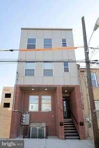 2441 Mutter St photo'