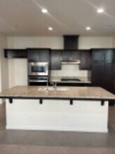 2562 Legacy Dr in Clovis, CA - Building Photo - Building Photo