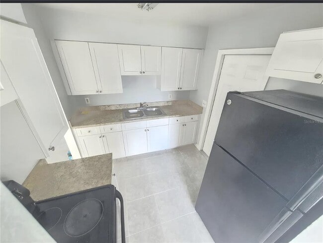 2418 Wishing Well Cir in Tampa, FL - Building Photo - Building Photo