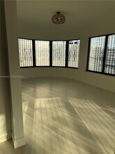 525 Beacom Blvd in Miami, FL - Building Photo - Building Photo