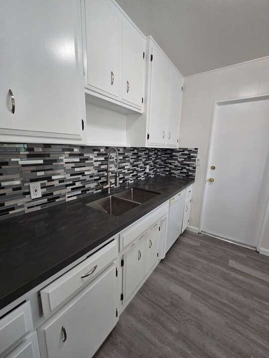 3209 Mona Way in Bakersfield, CA - Building Photo
