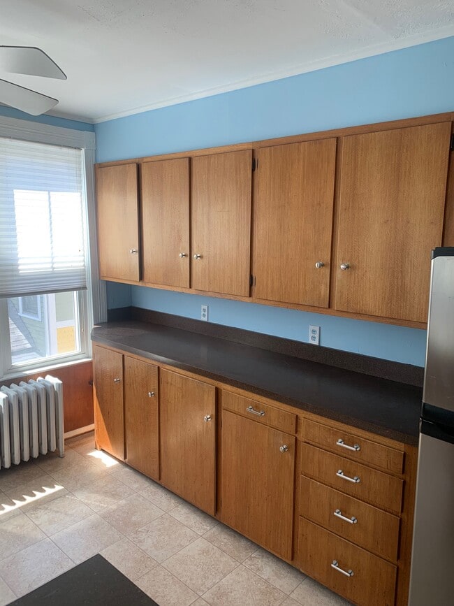 215 Church St, Unit 2 in Willimantic, CT - Building Photo - Building Photo