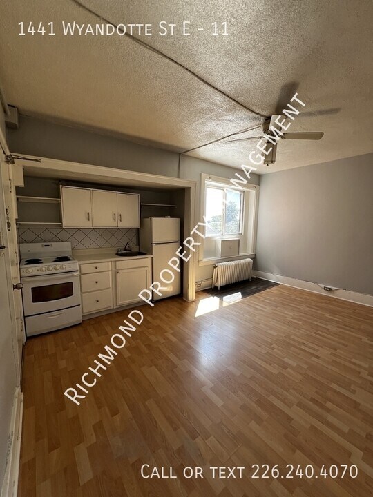 1441 Wyandotte St E in Windsor, ON - Building Photo
