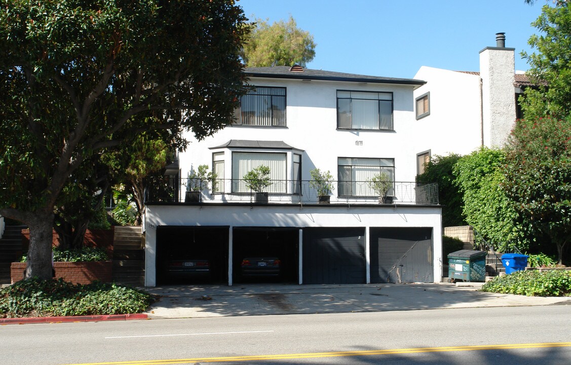 1951 S Beverly Glen Blvd in Los Angeles, CA - Building Photo