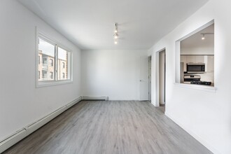 7521 N Sheridan Rd in Chicago, IL - Building Photo - Building Photo