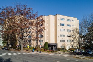 Jocelyn House Condominium in Washington, DC - Building Photo