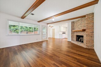 5707 Darnell St in Houston, TX - Foto de edificio - Building Photo