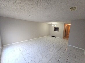 15625 Weldon Dr in Houston, TX - Building Photo - Building Photo