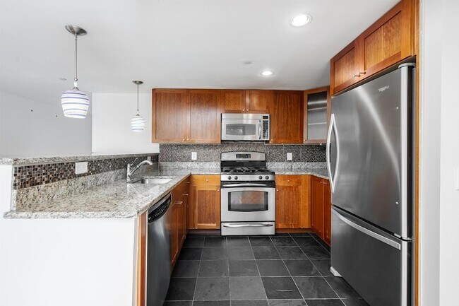 700 Grove St in Jersey City, NJ - Building Photo - Building Photo