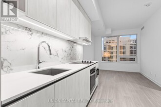 8-1008 Wellesley St W in Toronto, ON - Building Photo - Building Photo