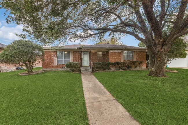 property at 10107 Muskogee Dr