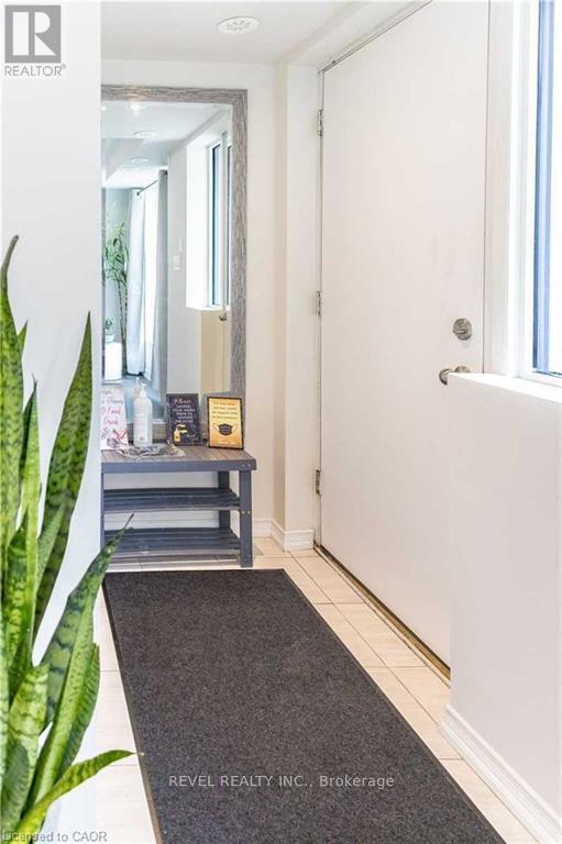 7 Applewood Ln in Toronto, ON - Building Photo - Building Photo