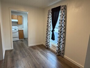 2920 NE Riverside Ave in Pendleton, OR - Building Photo - Building Photo