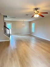 117 Scurlock Ct in Hutto, TX - Foto de edificio - Building Photo