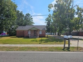 5322 Pine Ave in Pasadena, TX - Building Photo