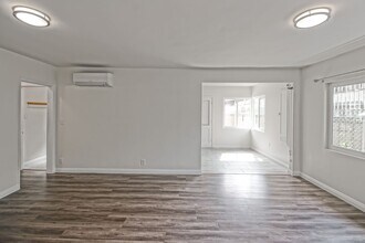 11864 Manor Dr in Hawthorne, CA - Building Photo - Building Photo