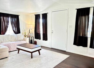 11369 Aster St in Ventura, CA - Building Photo - Building Photo