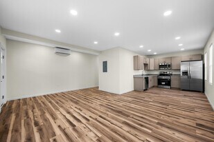 346 Bennett St, Unit 1 in Luzerne, PA - Building Photo