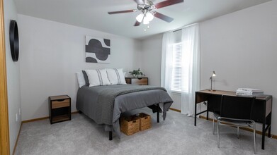 The Row Apartments in Columbia, MO - Foto de edificio - Building Photo