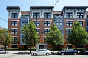 619 Adams St in Hoboken, NJ - Building Photo