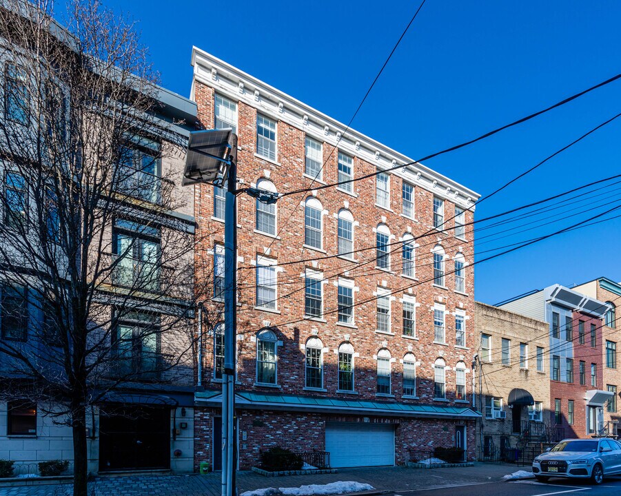 608 Monroe St in Hoboken, NJ - Building Photo