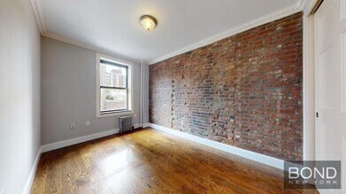 396 E 10th St in New York, NY - Building Photo - Building Photo