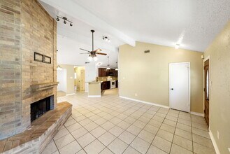11327 Fish Springs Dr in San Antonio, TX - Building Photo - Building Photo